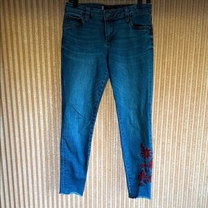 💙3 for $55💙Kut from the Kloth Blue Jeans with Red Embroidery